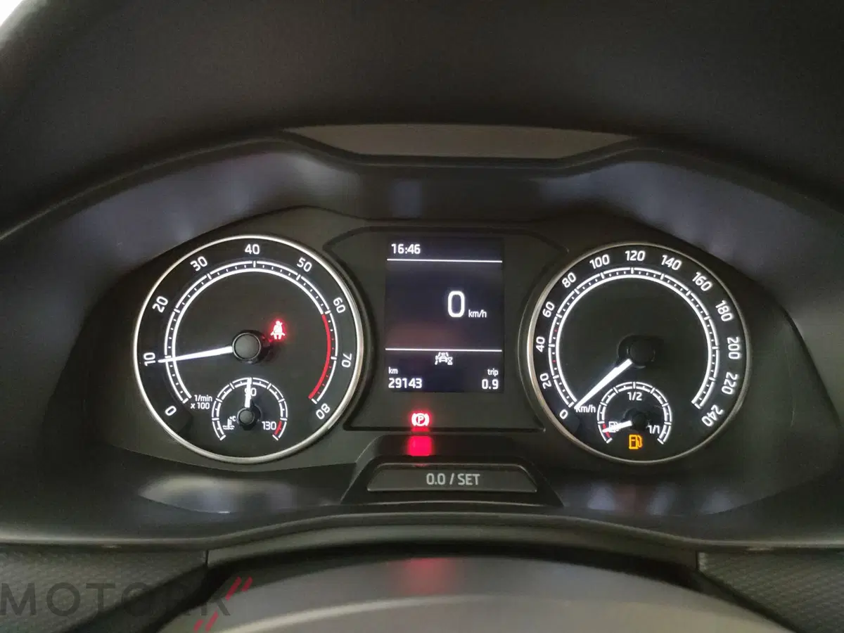Skoda Kamiq usata a Varese (17)