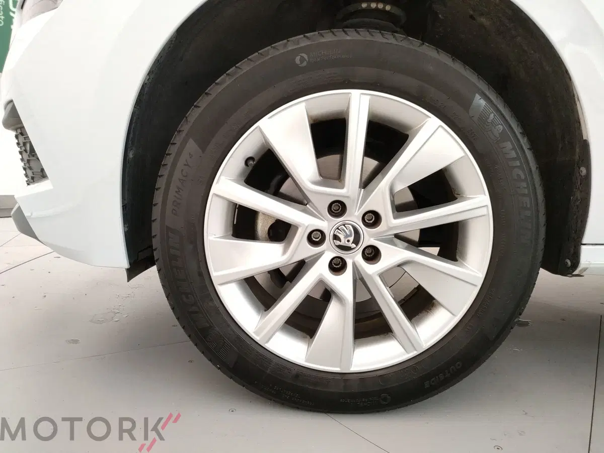 Skoda Kamiq usata a Varese (6)