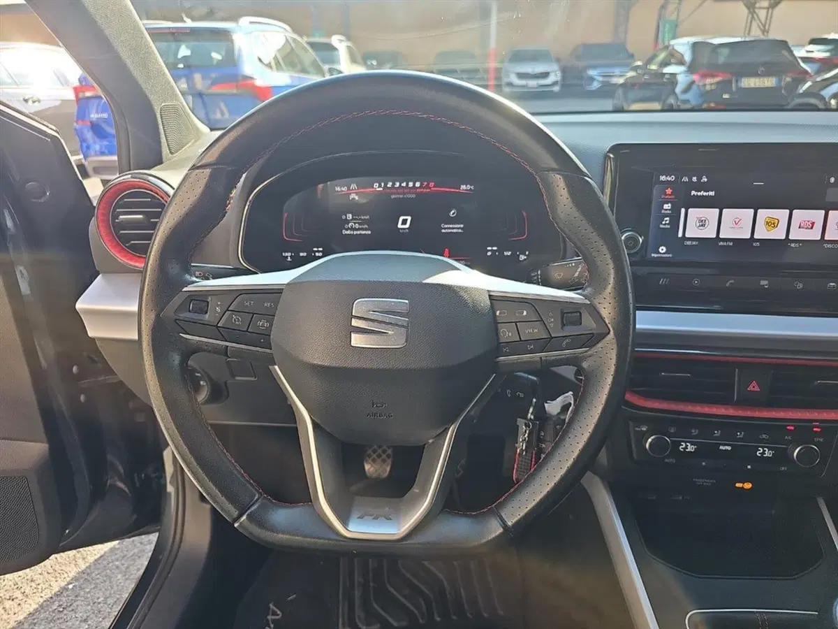 SEAT Arona usata a Lecco (10)