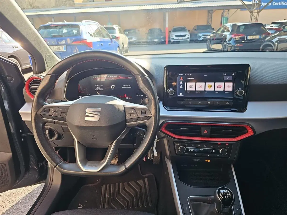 SEAT Arona usata a Lecco (9)