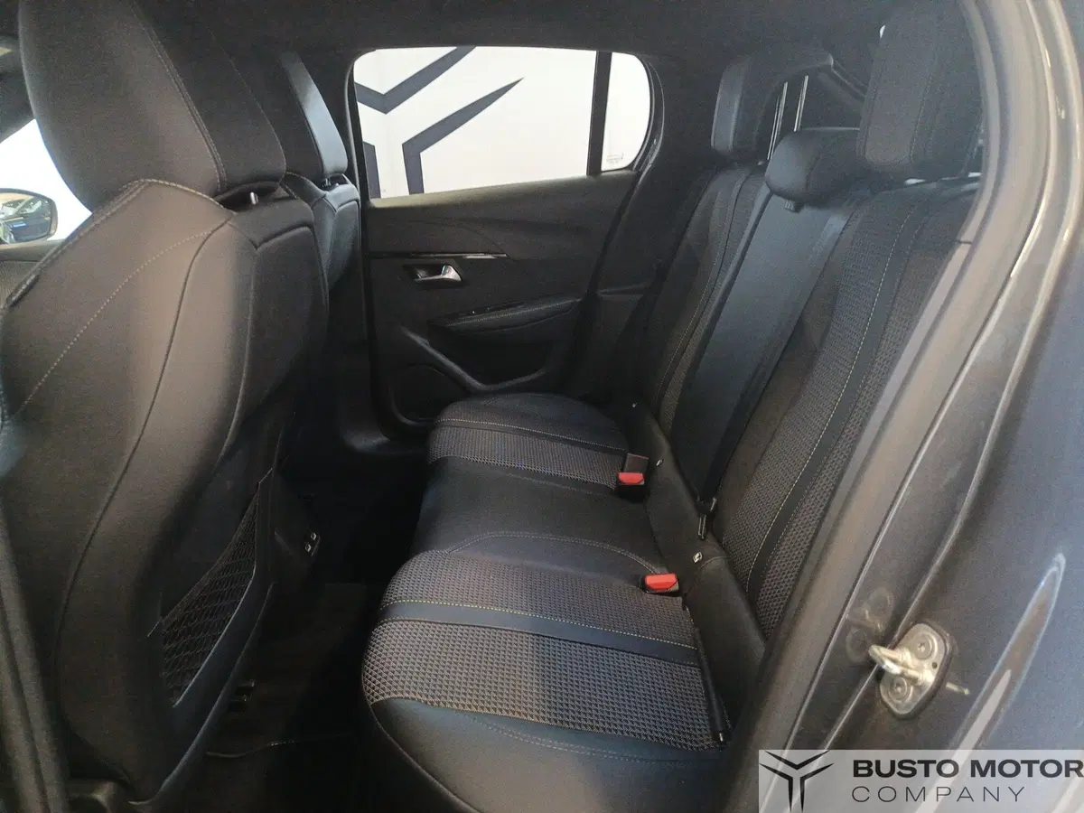 Peugeot 208 usata a Varese (9)
