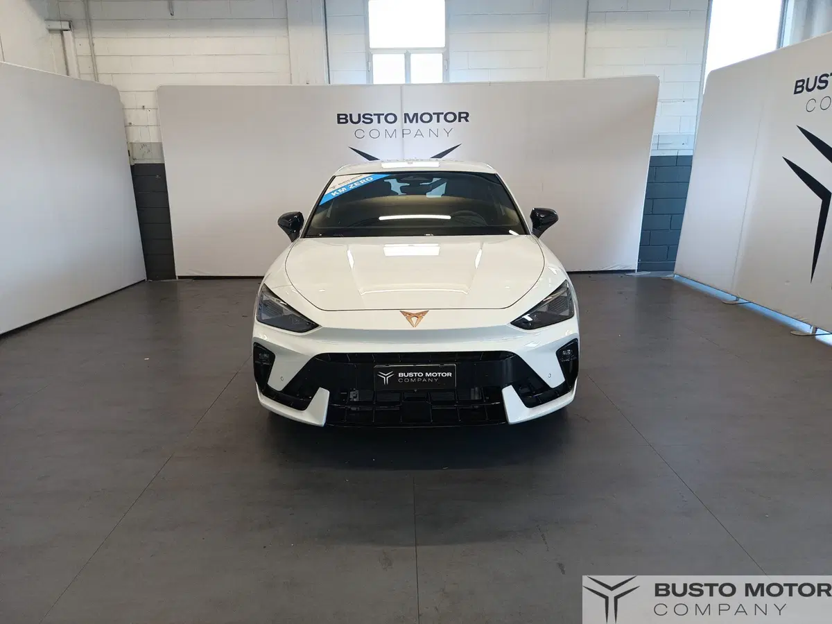 Cupra Leon nuova a Varese (2)