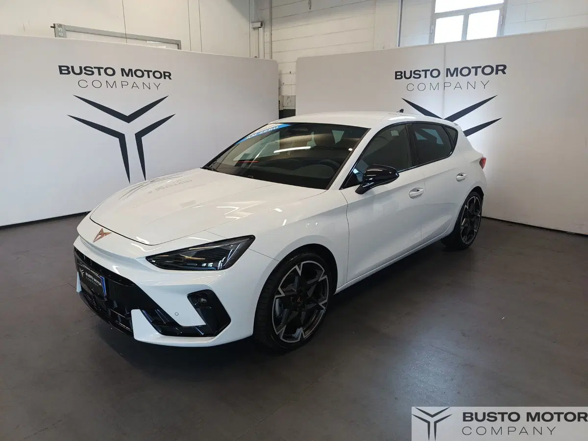 Cupra Leon nuova a Varese (3)