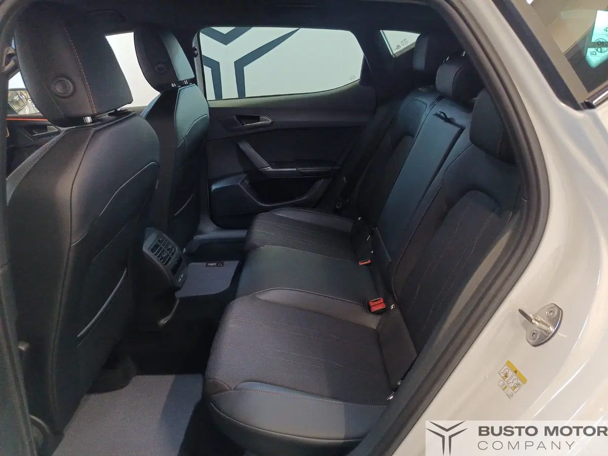 Cupra Leon nuova a Varese (9)