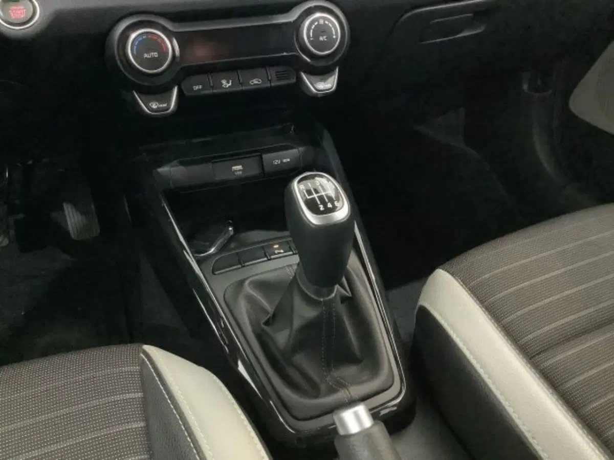 Kia Stonic usata a Catania (8)