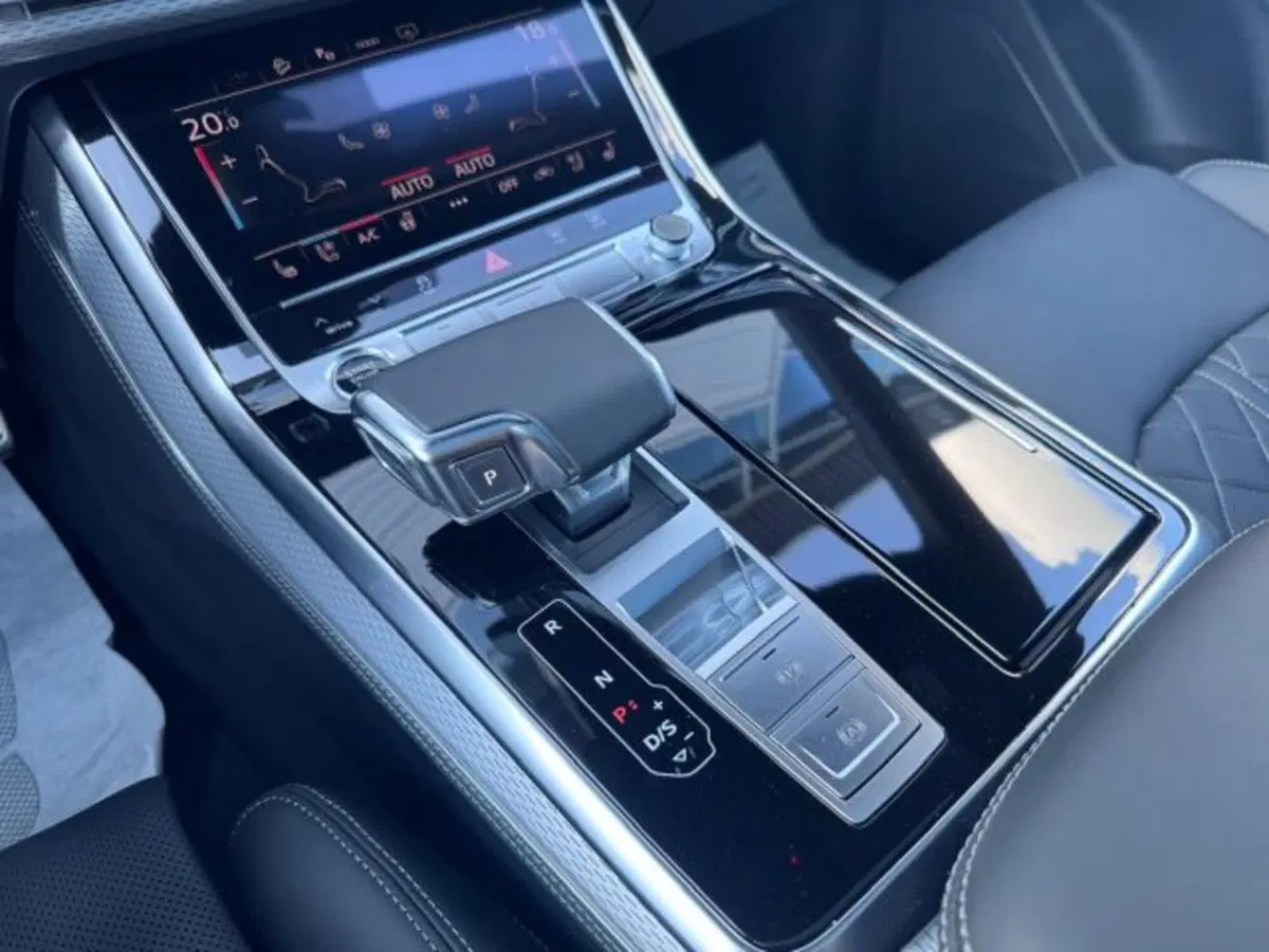 Audi Q8 usata a Treviso (9)