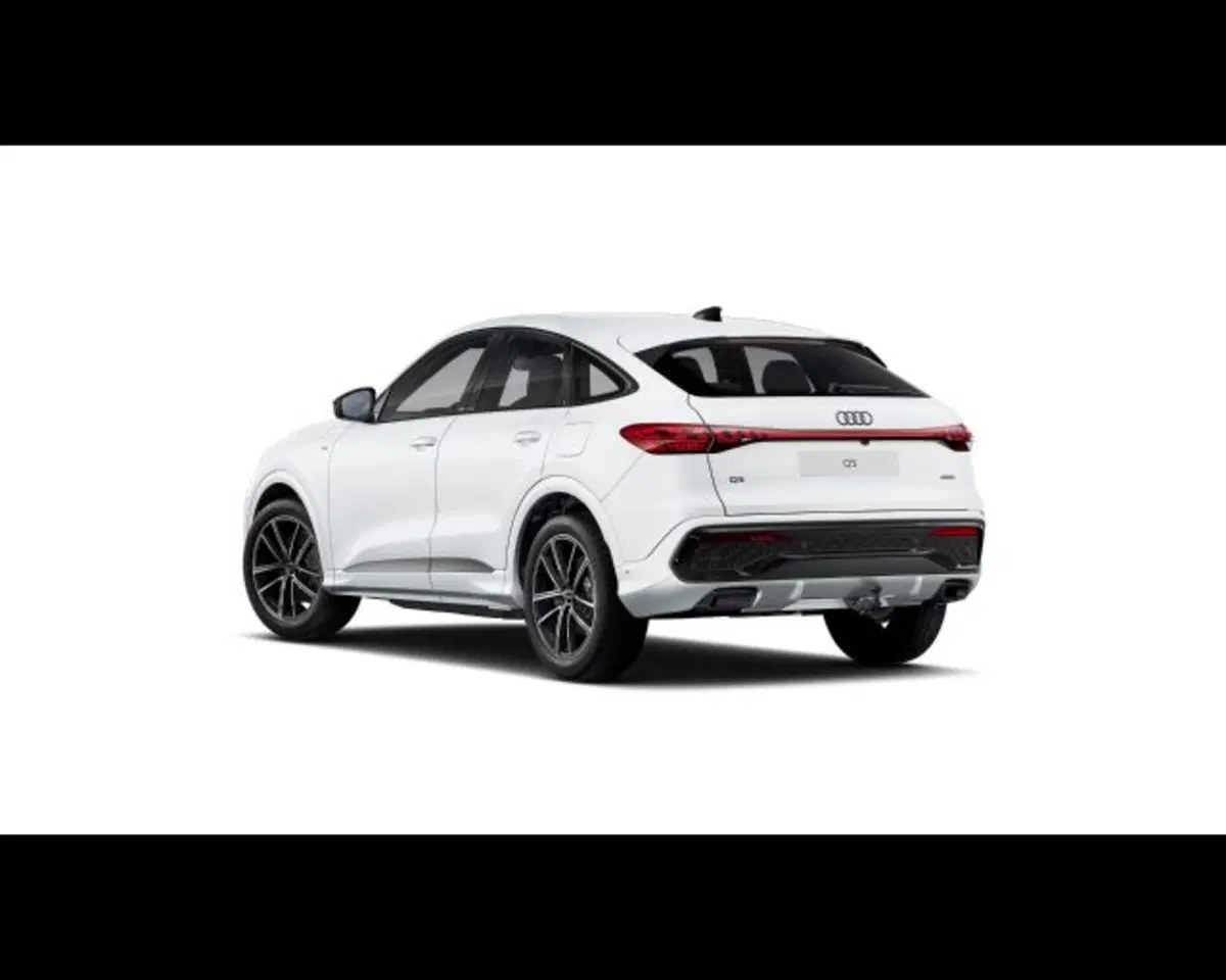 Audi Q5 Sportback nuova a Treviso (5)