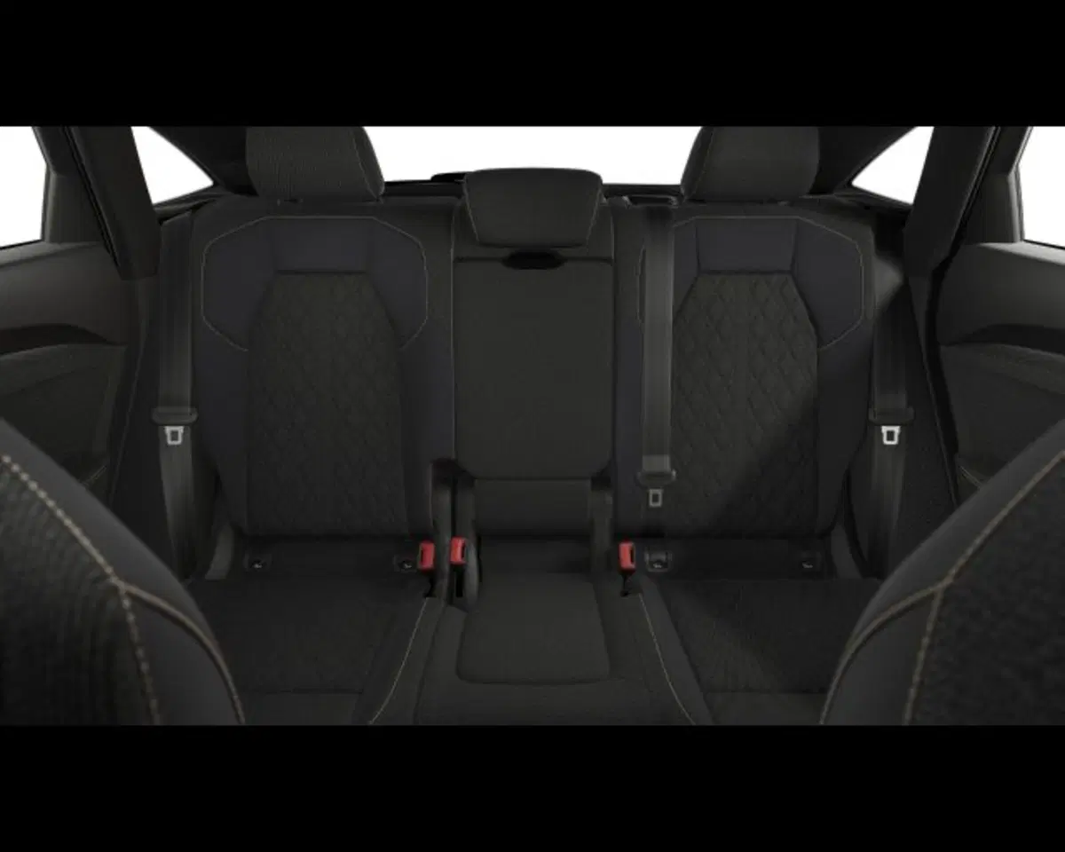 Audi Q5 Sportback nuova a Treviso (9)