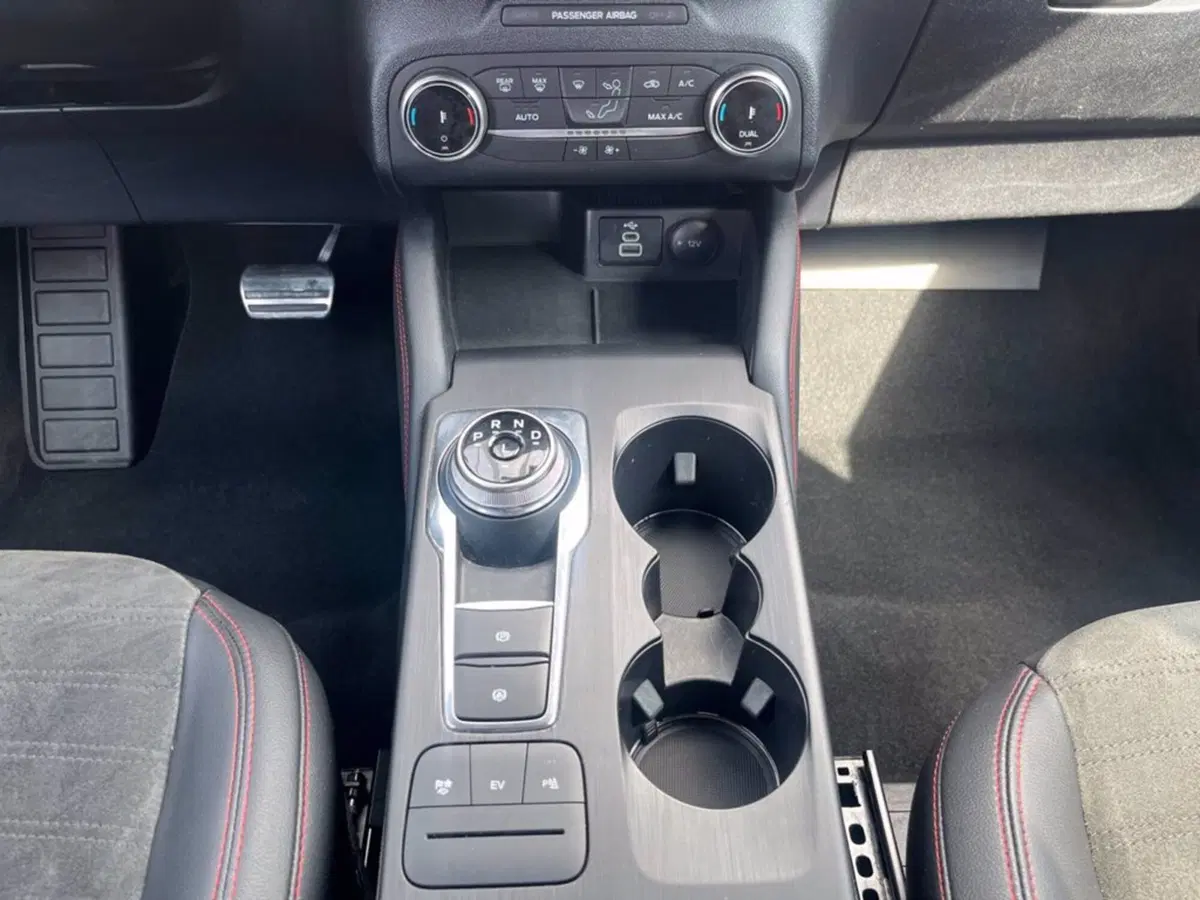 Ford Kuga usata a Milano (16)
