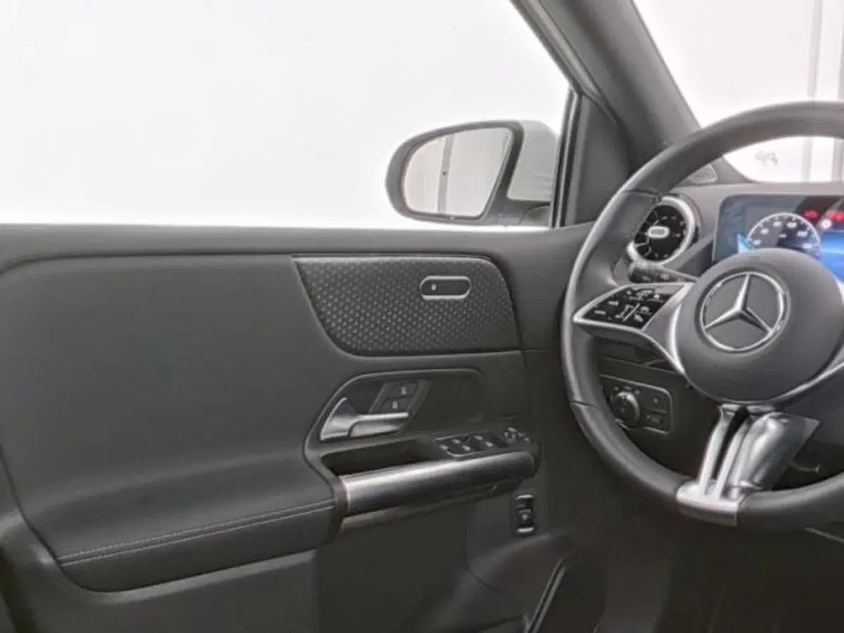 Mercedes-Benz Classe B usata a Milano (8)
