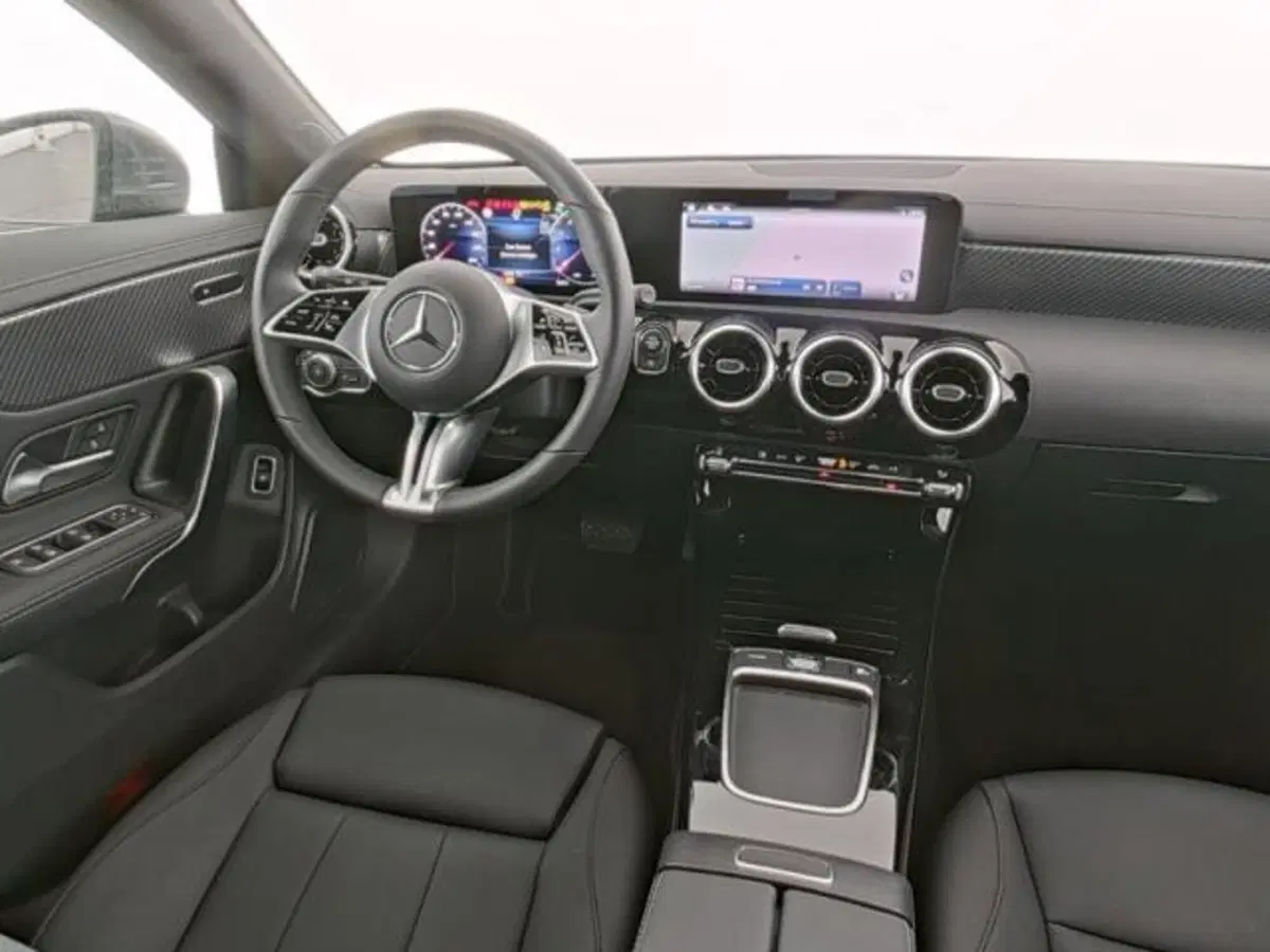 Mercedes-Benz CLA Shooting Brake usata a Milano (6)