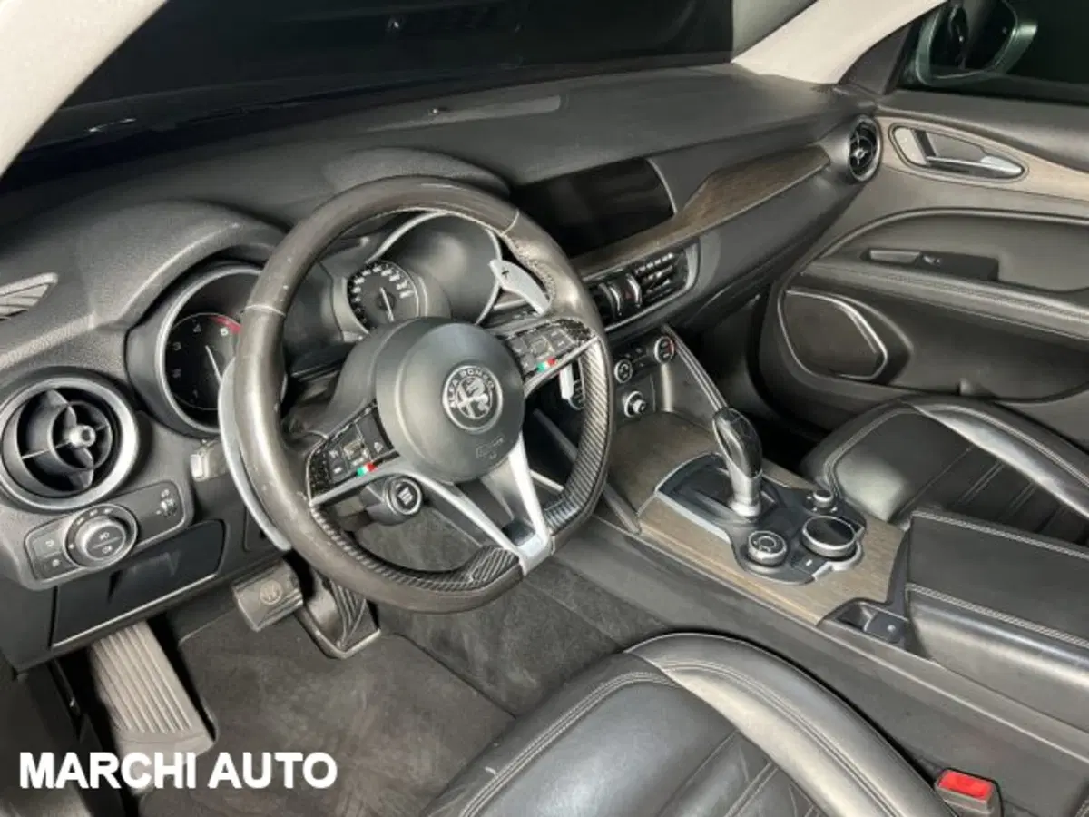 Alfa Romeo Stelvio usata a Perugia (12)