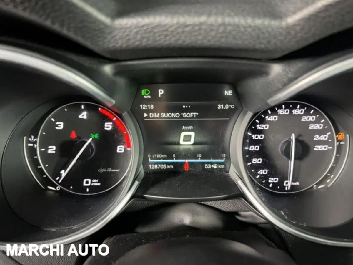 Alfa Romeo Stelvio usata a Perugia (16)