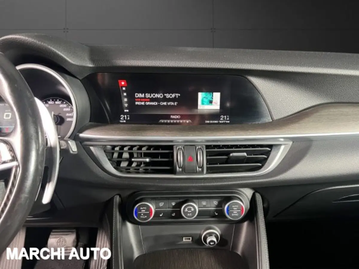 Alfa Romeo Stelvio usata a Perugia (17)
