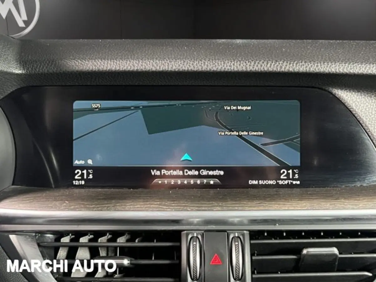 Alfa Romeo Stelvio usata a Perugia (20)