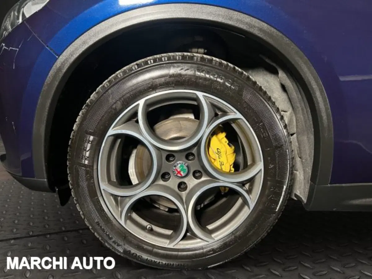 Alfa Romeo Stelvio usata a Perugia (9)