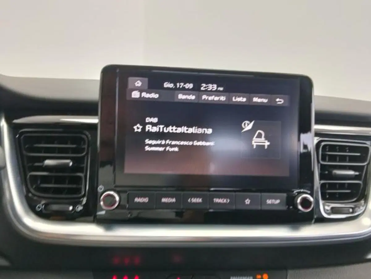 Kia Stonic usata a Como (13)