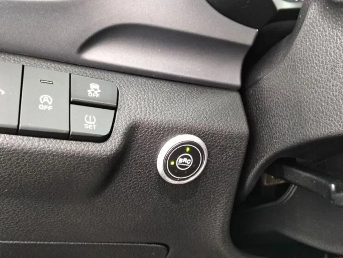 Kia Stonic usata a Como (16)