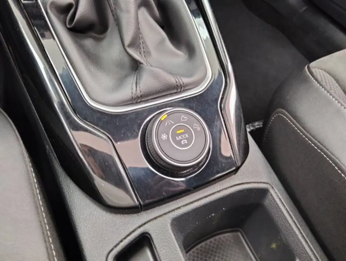 Volkswagen T-Roc usata a Como (18)