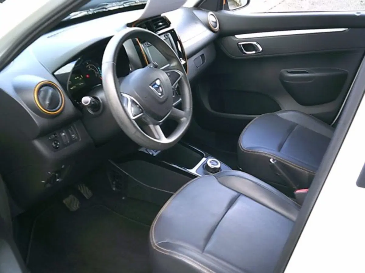 Dacia Spring usata a Novara (7)
