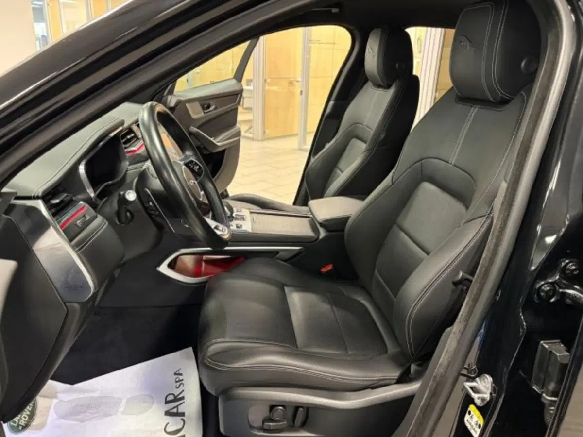 Jaguar F-Pace usata a Cuneo (13)