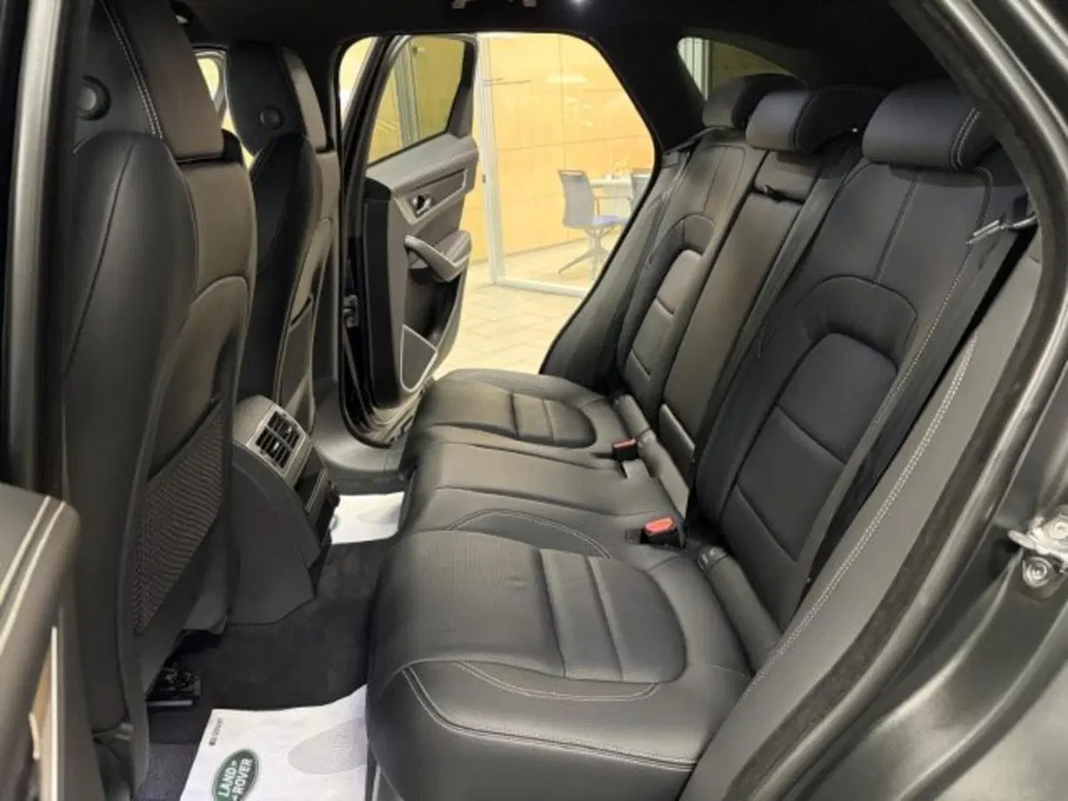 Jaguar F-Pace usata a Cuneo (14)
