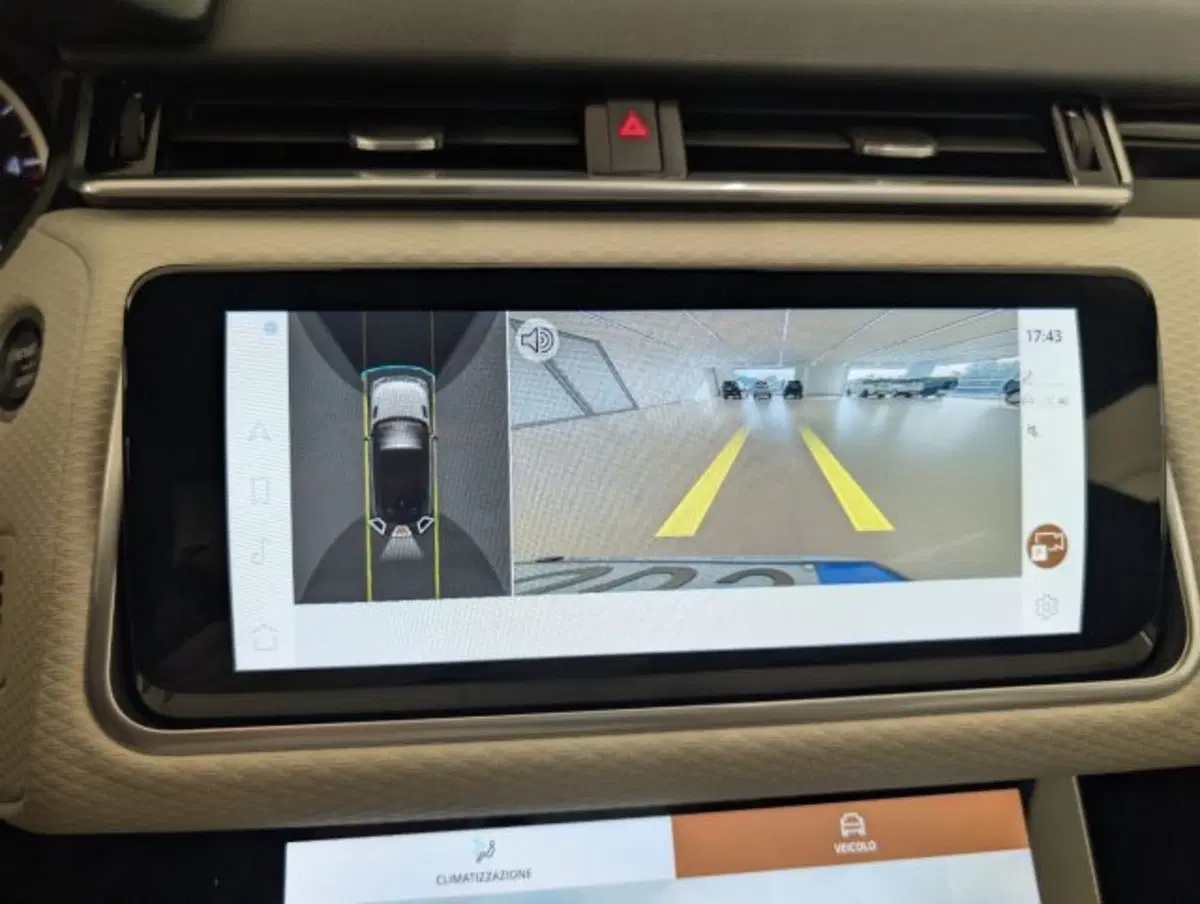 Land Rover Range Rover Velar usata a Cuneo (15)