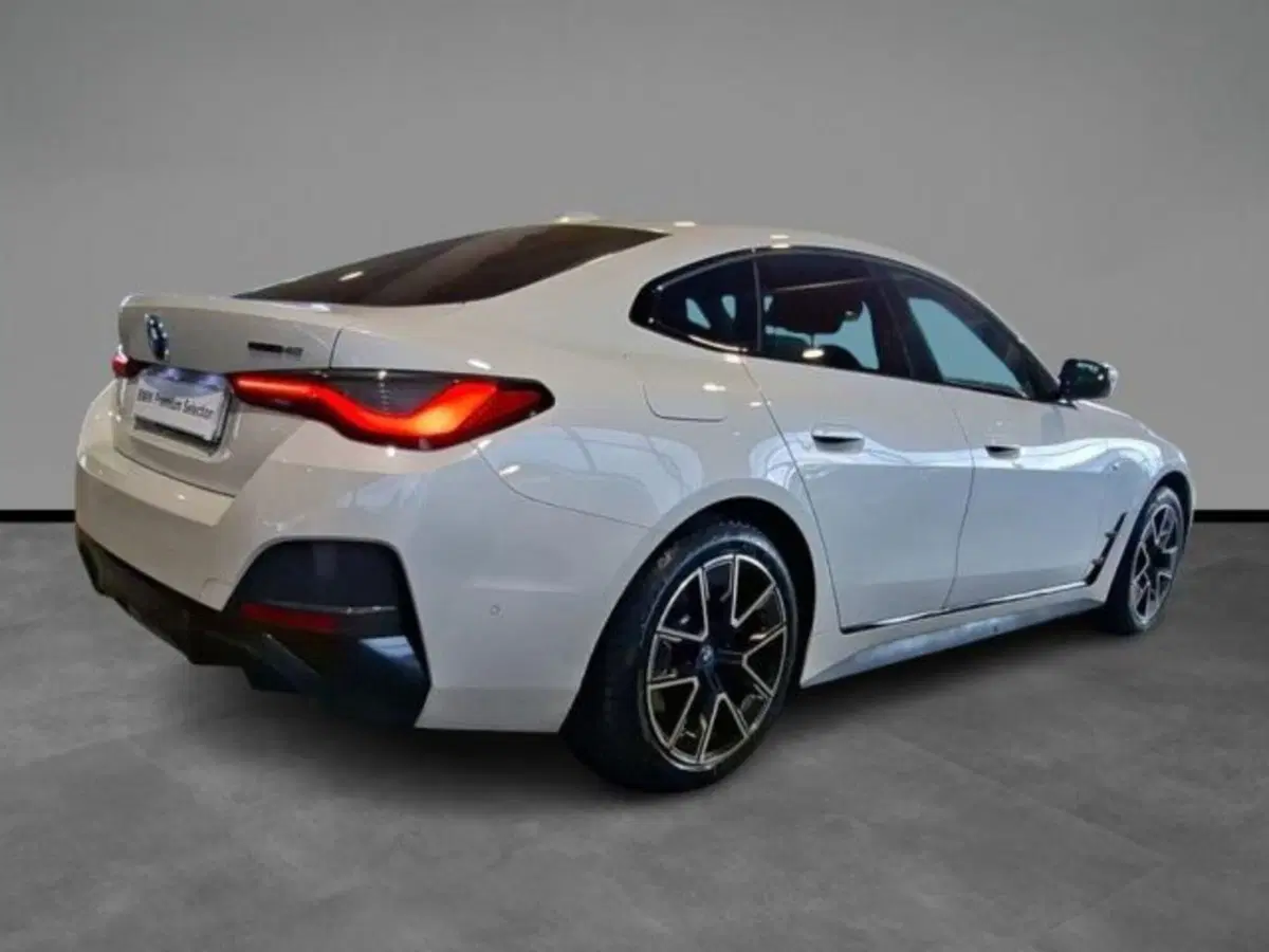 BMW i4 usata a Verona (17)