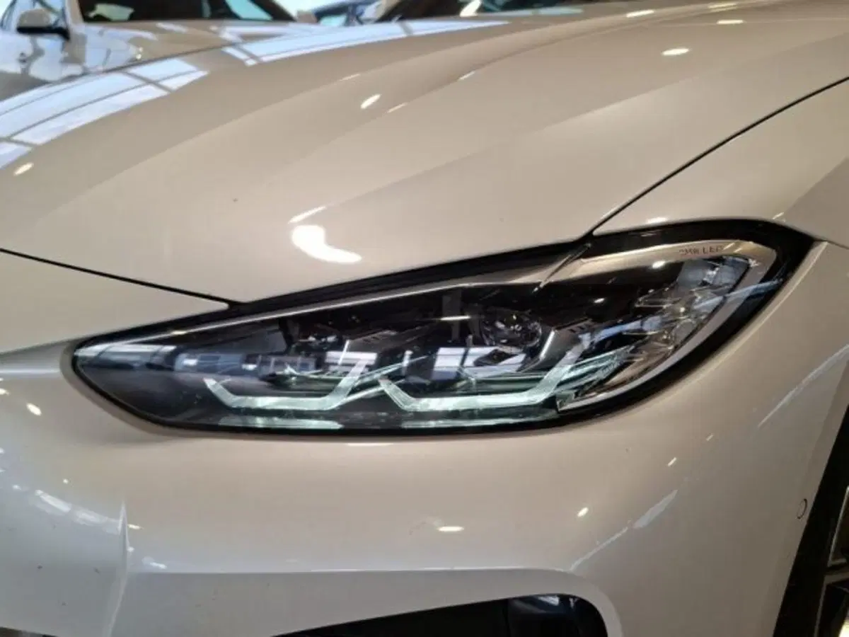 BMW i4 usata a Verona (6)