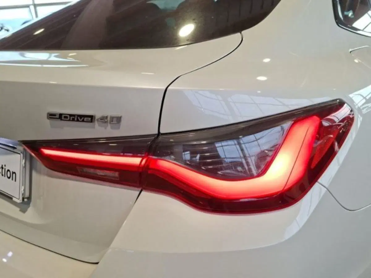 BMW i4 usata a Verona (7)