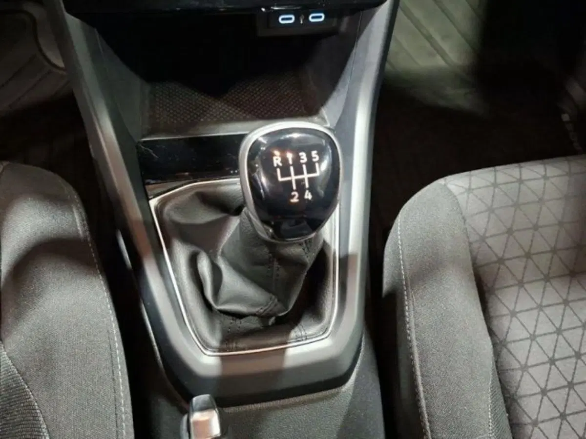 Volkswagen T-Cross usata a Verona (11)