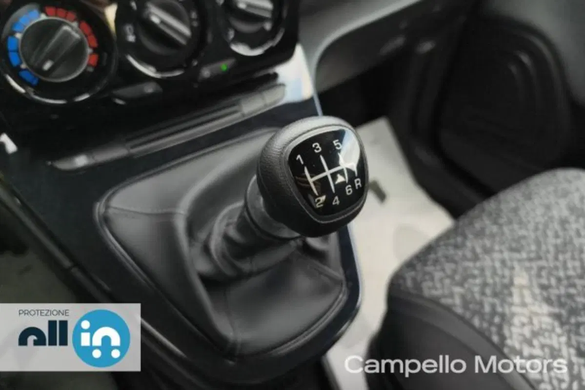 Lancia Ypsilon usata a Venezia (12)