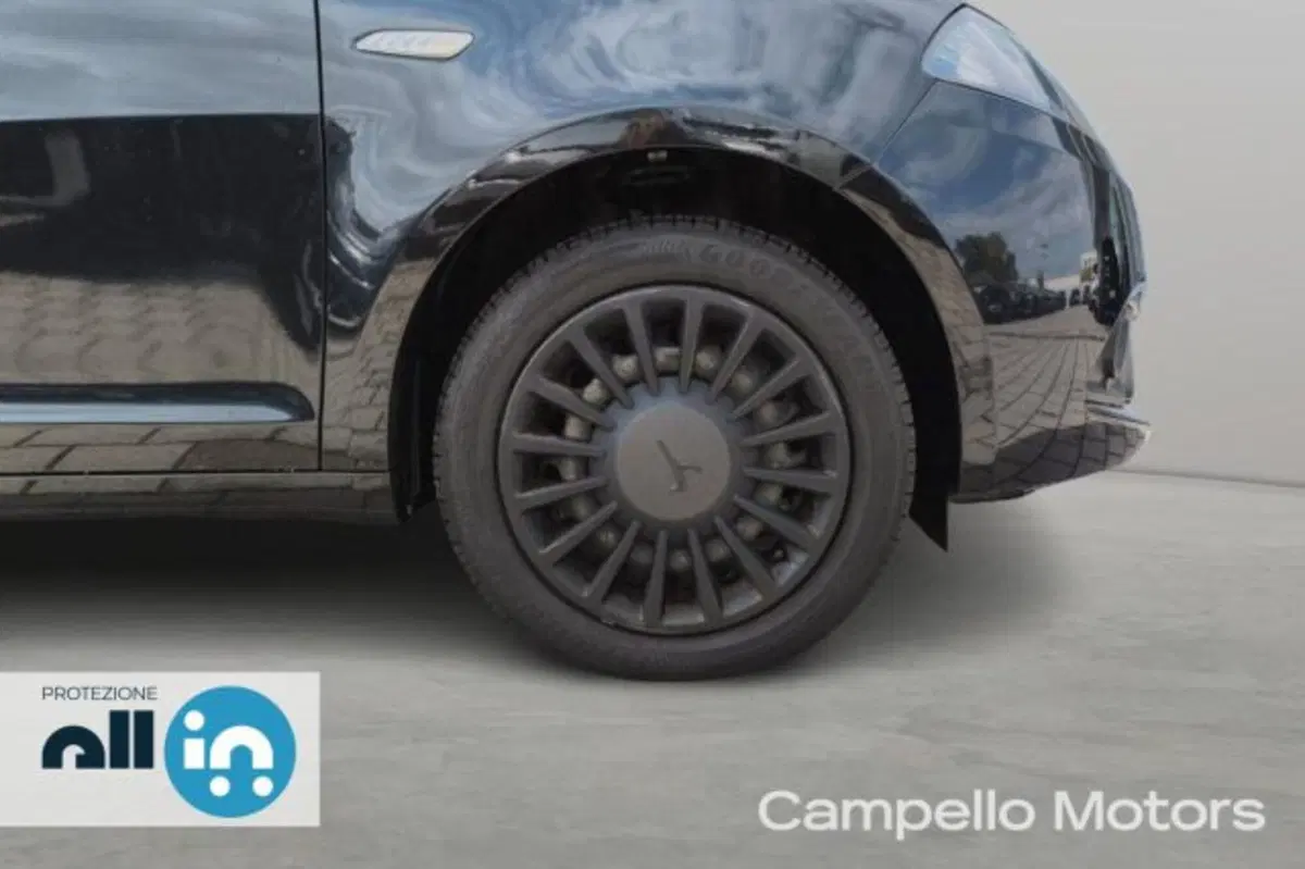 Lancia Ypsilon usata a Venezia (16)