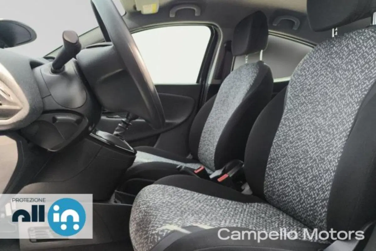 Lancia Ypsilon usata a Venezia (5)