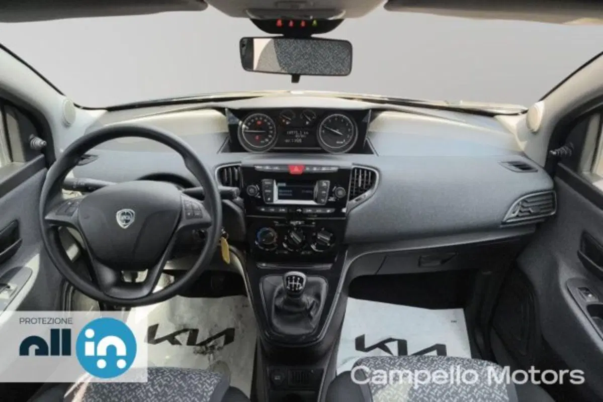 Lancia Ypsilon usata a Venezia (7)