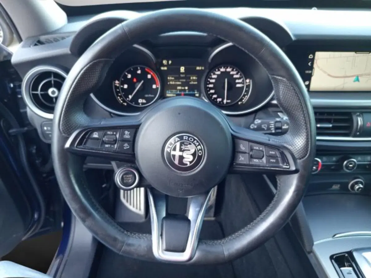 Alfa Romeo Stelvio usata a Frosinone (9)