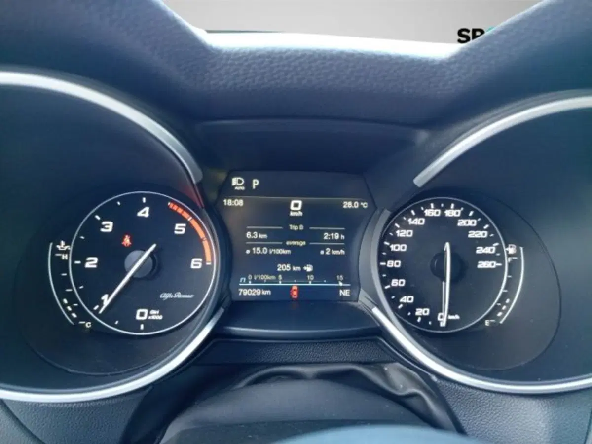 Alfa Romeo Stelvio usata a Frosinone (10)