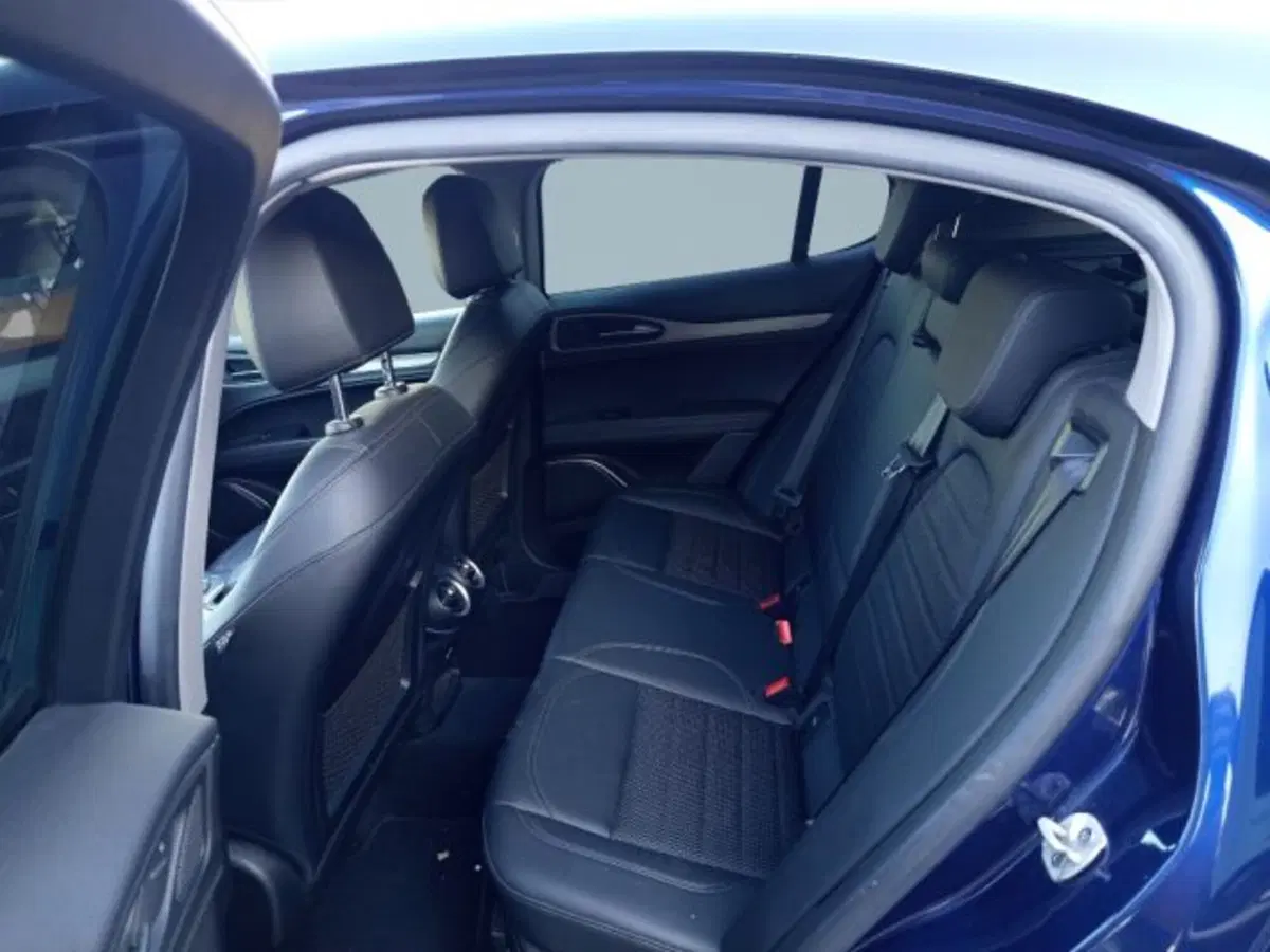 Alfa Romeo Stelvio usata a Frosinone (7)