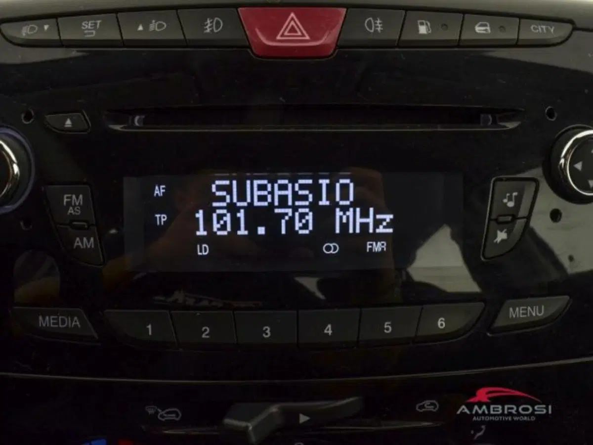 Lancia Ypsilon usata a Perugia (13)