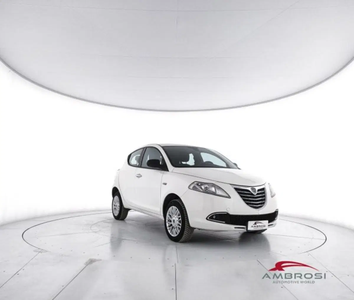 Lancia Ypsilon usata a Perugia (2)