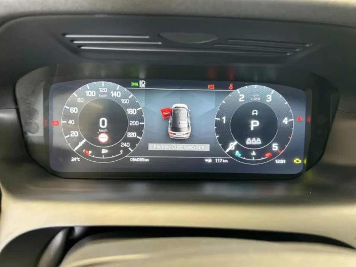 Land Rover Discovery Sport usata a Modena (13)