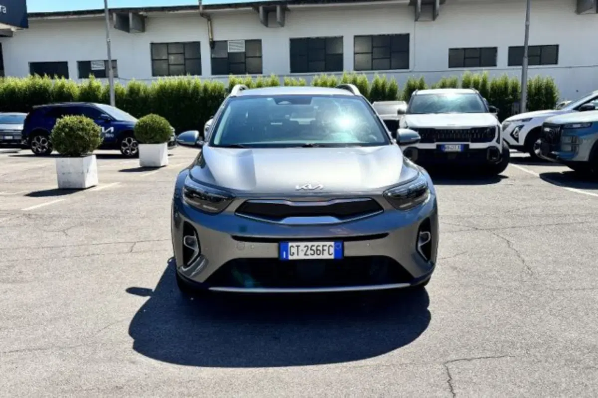 Kia Stonic usata a Latina (2)