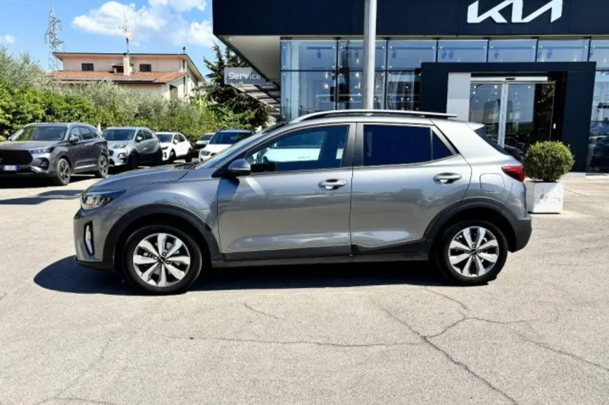 Kia Stonic usata a Latina (4)