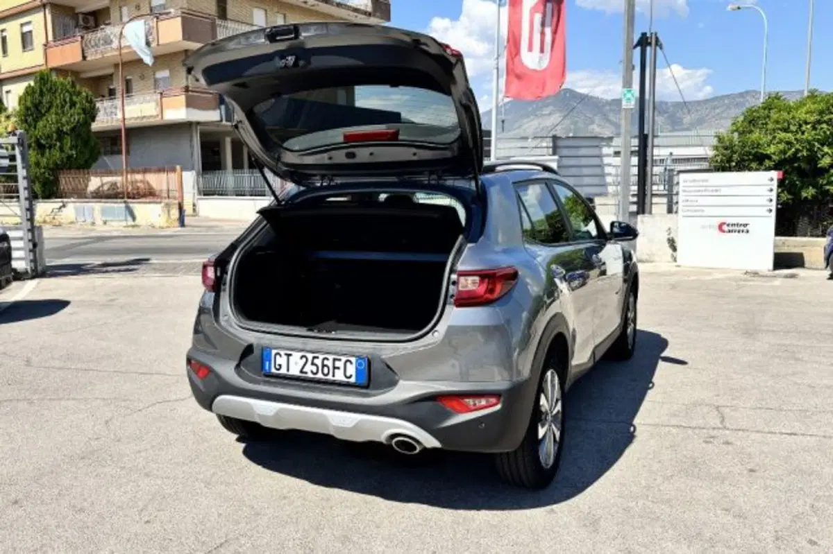 Kia Stonic usata a Latina (7)