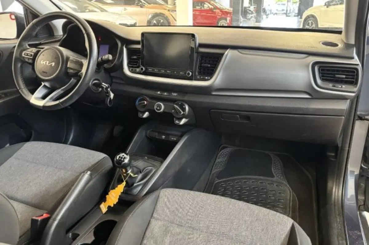 Kia Stonic usata a Latina (9)