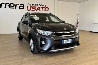 Kia Stonic 1.4 MPI 100 CV Urban del 2019 usata a Fondi