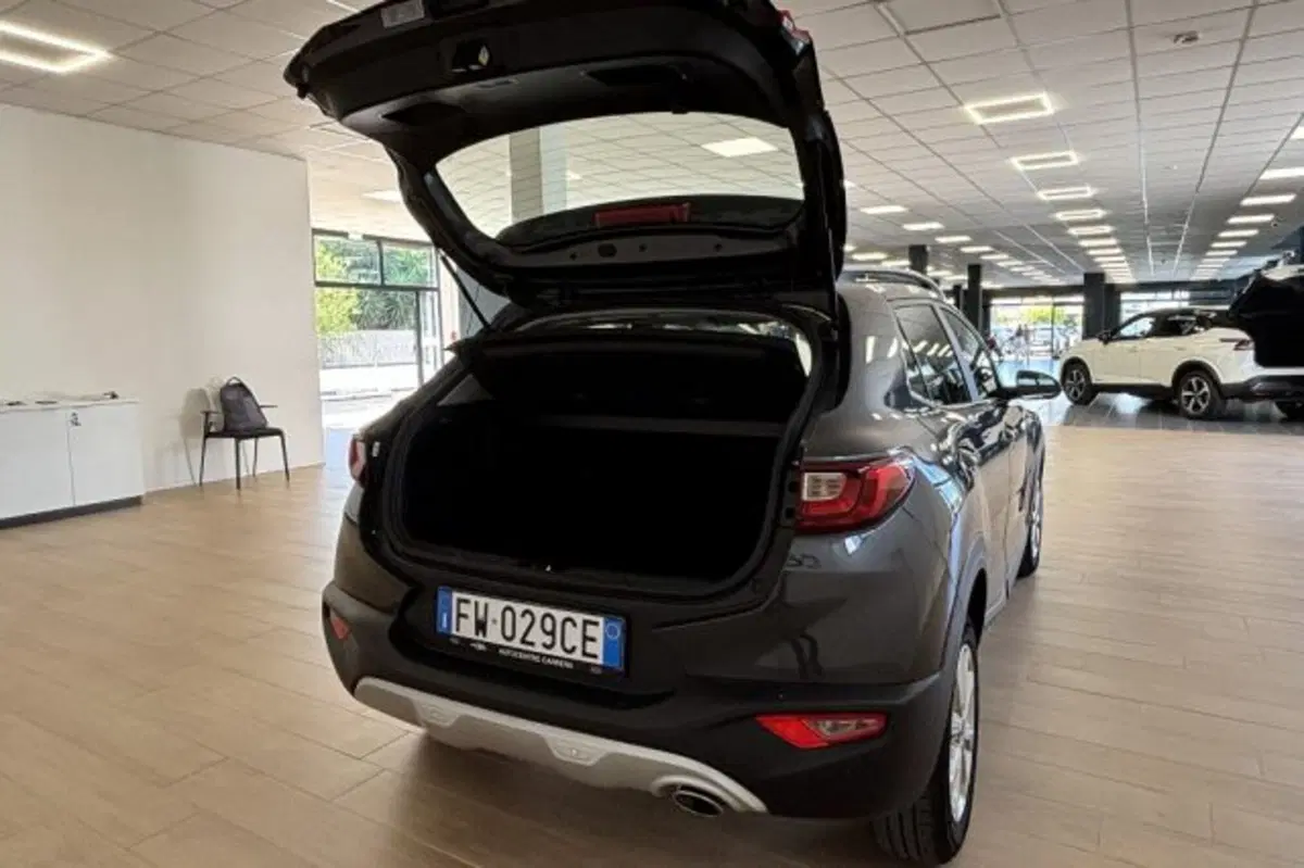 Kia Stonic usata a Latina (7)