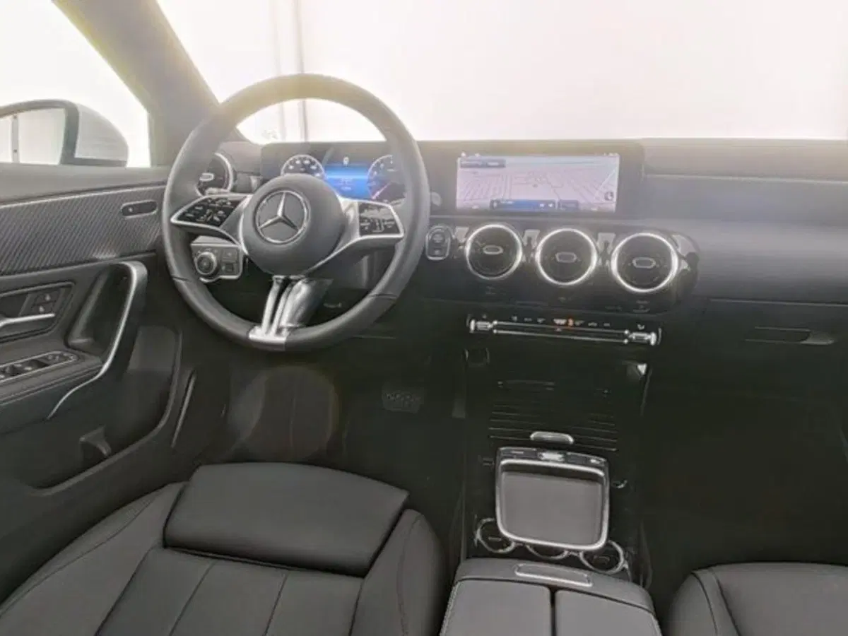 Mercedes-Benz Classe A Sedan usata a Novara (5)