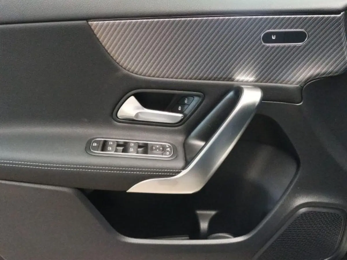Mercedes-Benz Classe A nuova a Novara (13)