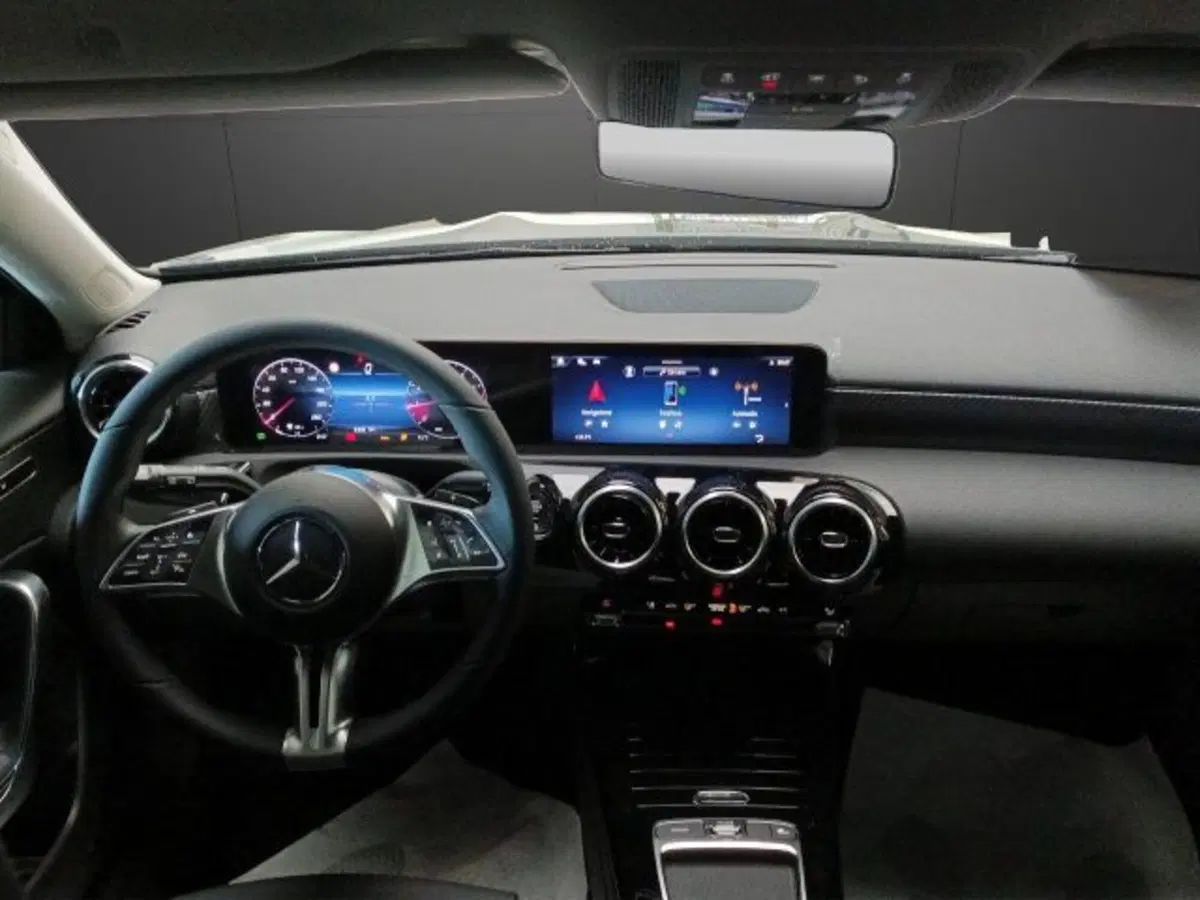 Mercedes-Benz Classe A nuova a Novara (6)